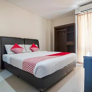 Oyo 482 Anika Hotel Kuta Lombok