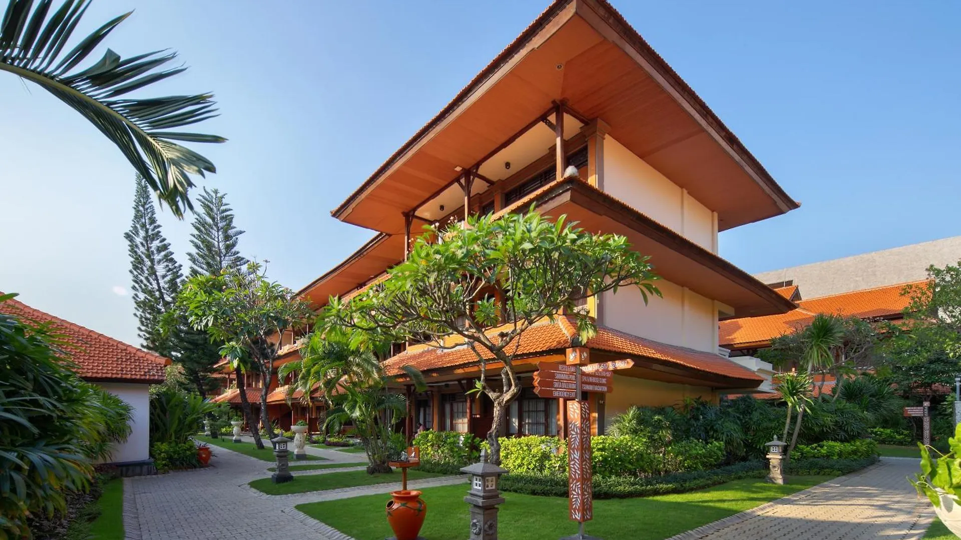 Grand Istana Rama Hotel Kuta Lombok 4*,